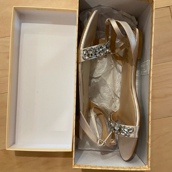 Size 9 - Bridal Shoes - Jewel Badgley Mischka - Picture 4 of 8